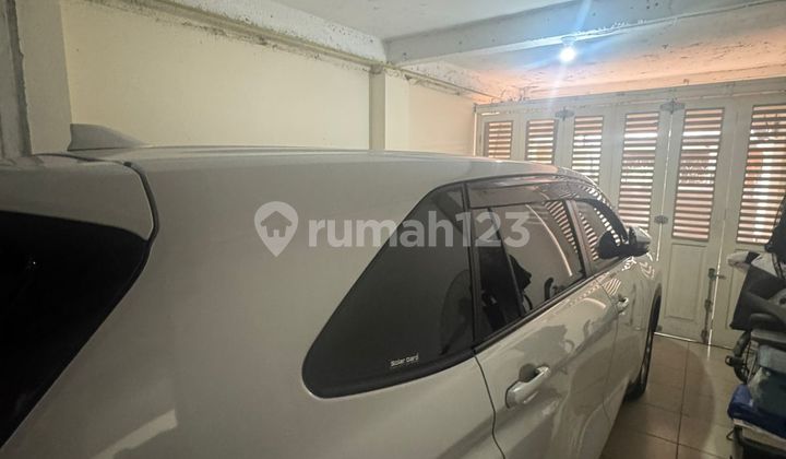 Second-Hand House in Rawamangun Complex 2