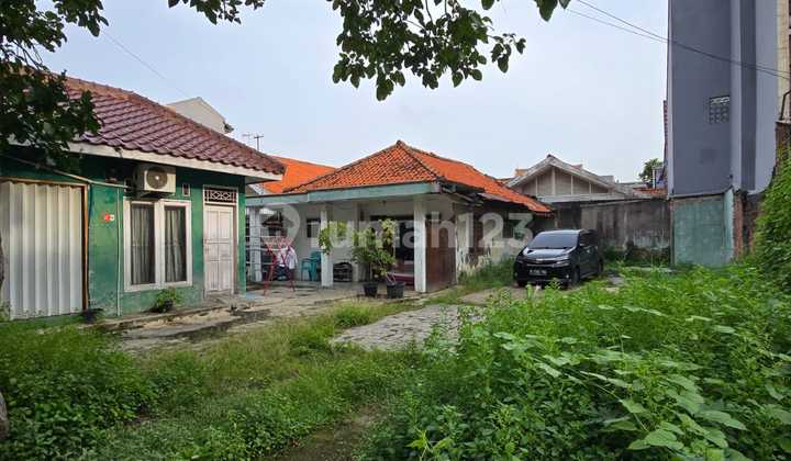 Strategic Location Plot of Land in Cipinang