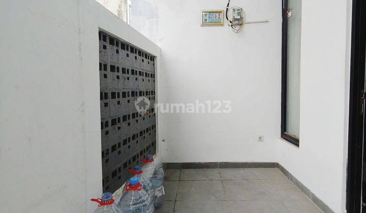 Rumah Bagus 2 Lantai Full Furnished Di Ciracas Jakarta Timur  2