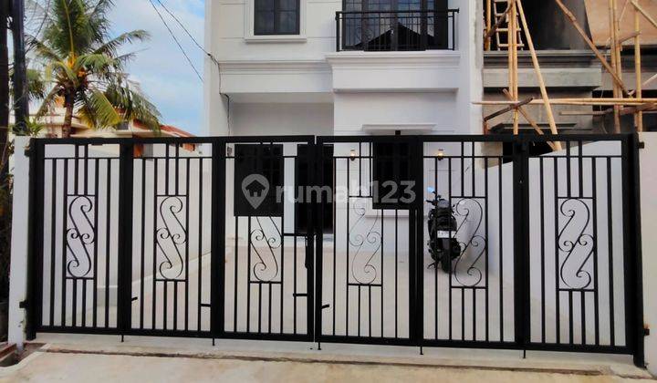 Rumah Baru 2 Lantai Modern Classic Dimunjul, Cipayung 1