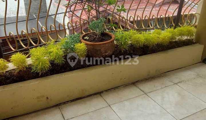Rumah Secondary Dalam Komplek di Duren Sawit Rumah Secondary Dalam Komplek di Duren Sawit