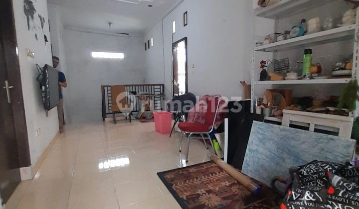 Rumah Secondary Dalam Cluster di Kalisari 2