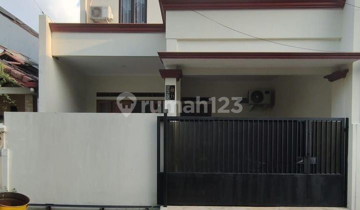 Rumah Secondary Dalam Komplek di Pondok Bambu