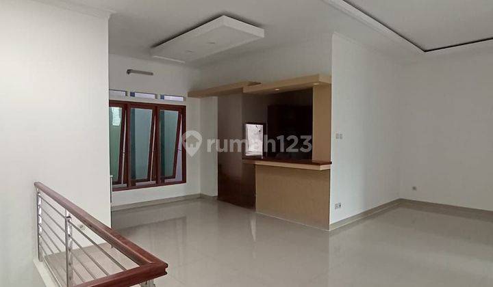 Rumah 2 Lantai Dalam Komplek Di Kalisari Jakarta Timur  2