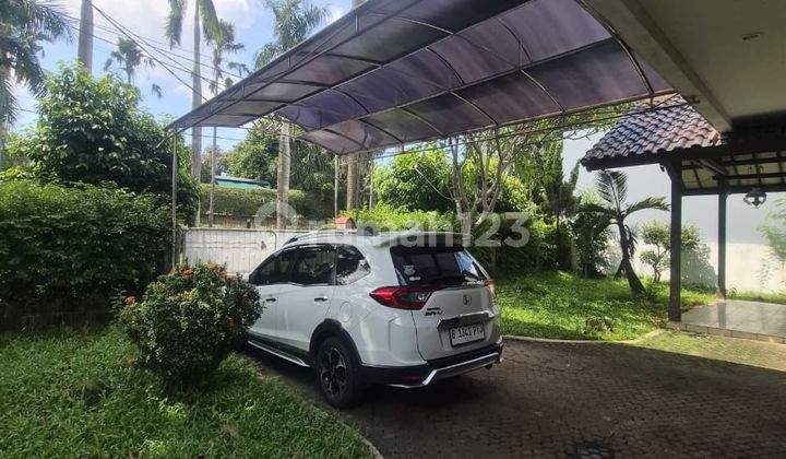 Secondary House with Large Land in a Complex