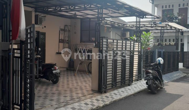 Rumah Bagus Siap Huni di Bintara Bekasi Rumah Bagus Siap Huni di Bintara Bekasi