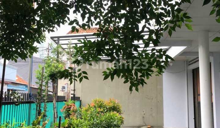 Rumah Secondary Lokasi Strategis di Setiabudi 2