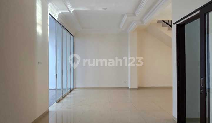 Rumah Bsru Desain Modern Classic Dalam Komplek 2