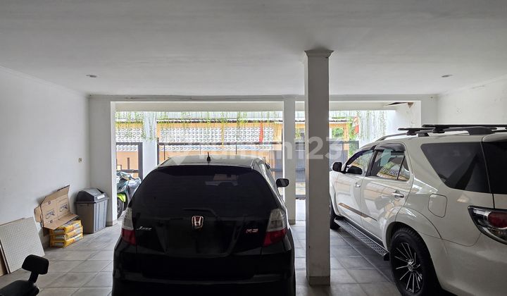 Rumah Modern Tropis Dalam Komplek di Jatibening 2