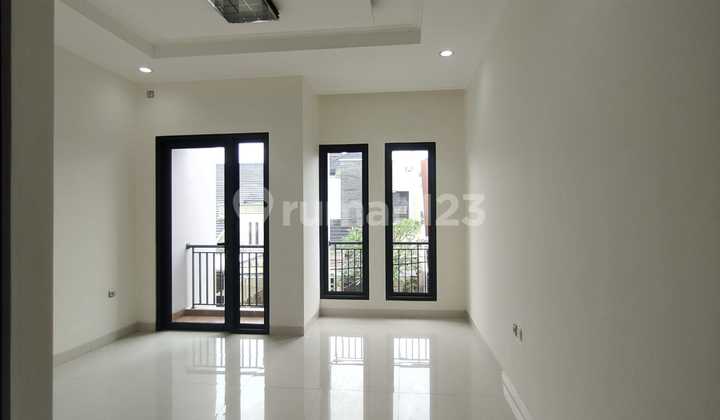Rumah Baru Dalam Komplek di Pondok Kelapa 2