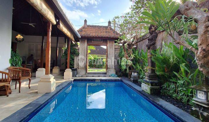 Old architecture villa in Canggu area  1