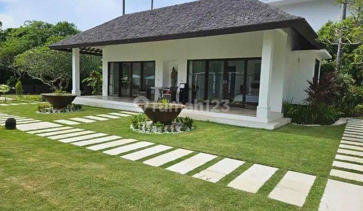 House in the Canggu area near the beach in the Villa neighborhood 2