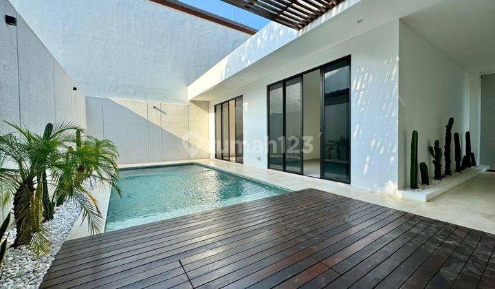 Clean and Bright Villa Near Pererenan Beach Minimalist 1