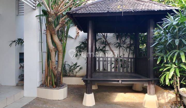 One Gate Furnished House In Sesetan Area With Pool 2