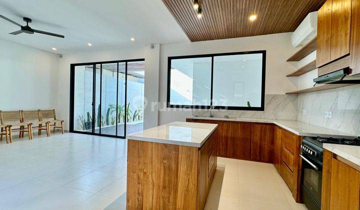 Clean and Bright Villa Near Pererenan Beach Minimalist 2