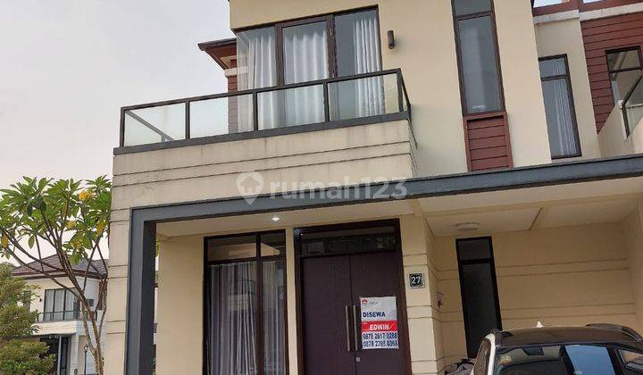 Disewa/ Dijual Rumah hoek siap huni 2 lantai di Lavon 1 C  2