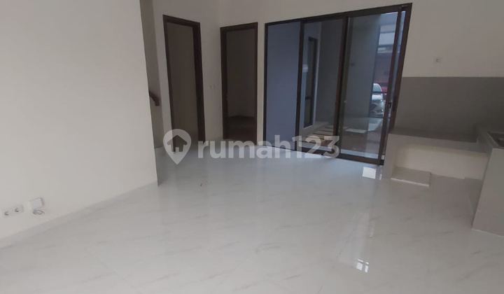 Disewakan Rumah  Suvarna Sutera Cluster Dakota Datura 2