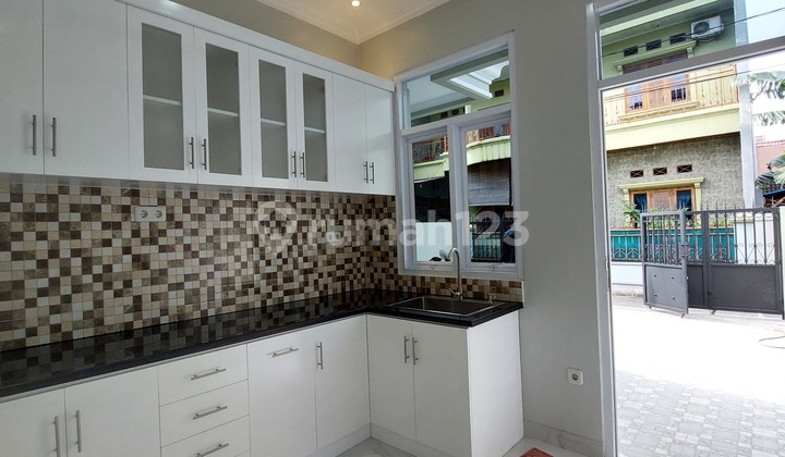 Dijual Cepat Rumah Baru Dalam Komplek Pondok Kelapa 8