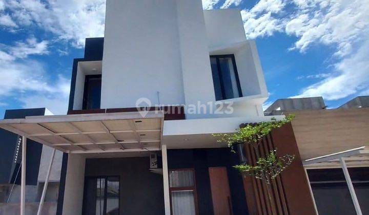 Rumah 2 Lantai Dengan Konsep Smart Home Living & Private Pool