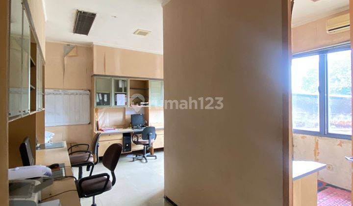 Harga Dibawah NJOP Bangunan Komersil EX Gudang Di Saharjo 9
