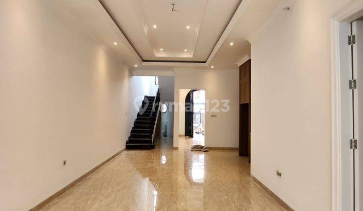 Rumah & Mewah Design Classic Area Cempaka Putih 11