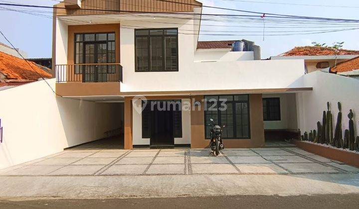 Rumah Siap Huni Full Renovasi Area Kebayoran Baru Lt 198 M² 2