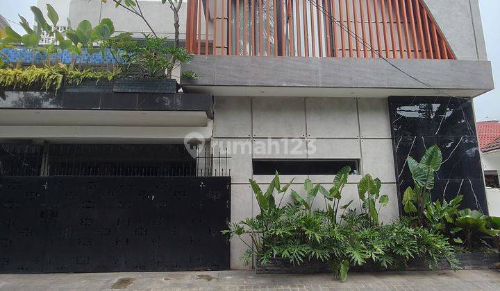 Dijual Cepat Rumah Dengan Private Pool Di Rawamangun 2