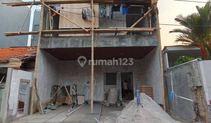 Rumah Baru Dalam Komplek Dekat Apartment Bassura City 1