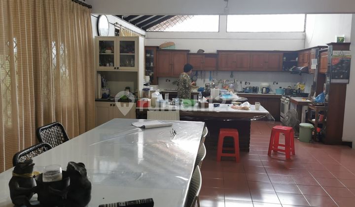 Rumah Mewah Model Country Dengan View Dan Kolam Renang di Srondol,500m ke ADA Swalayan Banyumanik 2