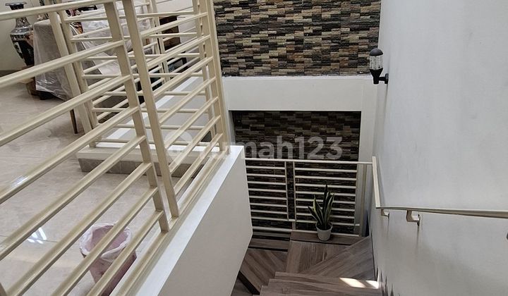 House on KAMFER RAYA, ready for CAFE, BAKERY, OFFICE, etc. 2