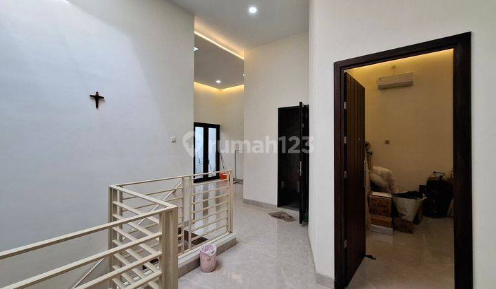 Rumah Di KAMFER RAYA ,Siap untuk CAFE,BAKERY,KANTOR dll 2