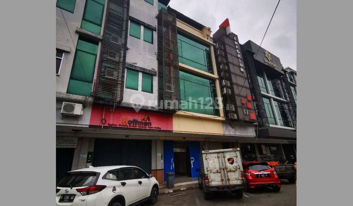 Ruko Siap Pakai 3.5 Lt Tengah Kota,Lokasi Di Pertokoan  2