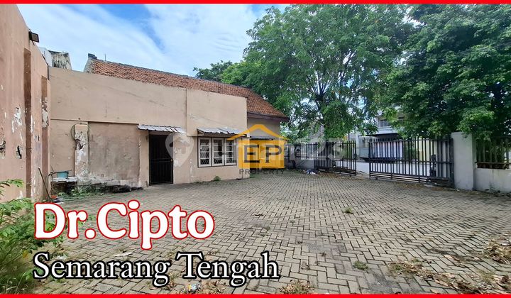 Rumah Di Jalan.utama Dr.cipto Space Parkir Luas 1