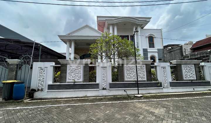 Rumah Mewah Semi Furnish + Kolam Renang di Bulusan Dekat Undip 2