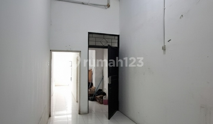 House on Wide Front Road, 50m to Dr. Cipto Street to Main Street 2