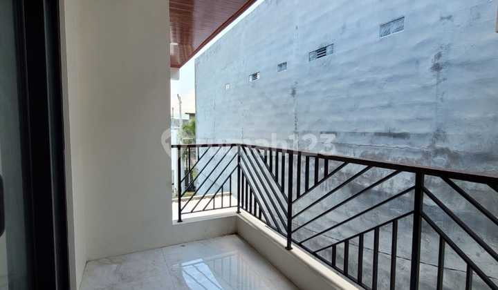 New 2-Story House in Candi Penataran Ngaliyan