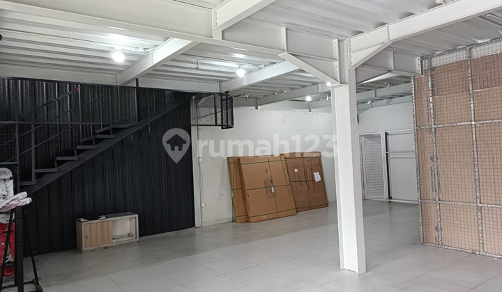 Rent House or Shop 2.5Lt on Kedungmundu Raya 2