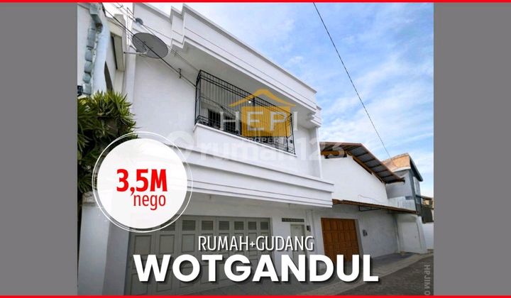 Rumah dan Gudang Tengah Kota di Wotgandul Pecinan 1