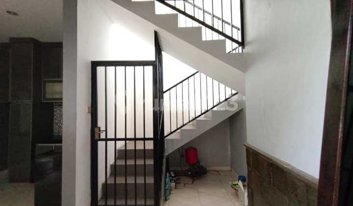 Canyik House in Cibubur Mansion Housing, Cileungsi, Bogor 2