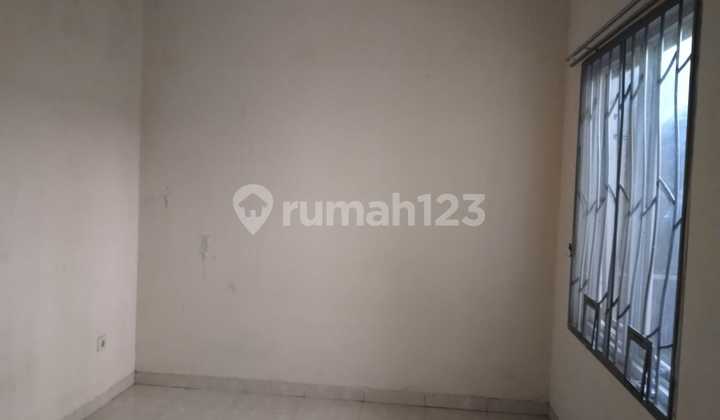Affordable Ready-to-Use House in Graha Padma Near Karangturi 2