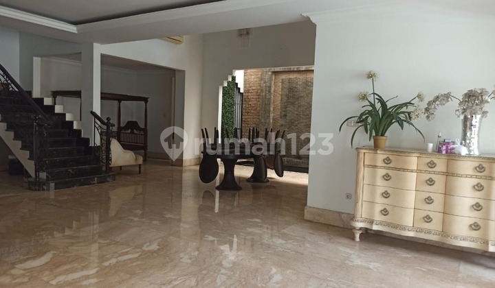 Luxury House in Taman Aries, North Meruya, West Jakarta, Area 550m², 4 Bedrooms Luxury House in Taman Aries, North Meruya, West Jakarta, Area 550m², 4 Bedrooms
