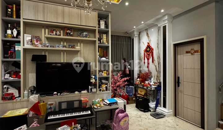 Dijual Rumah Riviera Puri, Mewah , Lantai Marmer ,4 Lantai , Semi Furnished 2