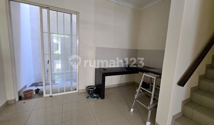 For Sale House In Green Lake City Cluster Eropa, Area 90 M2, Freehold Certificate