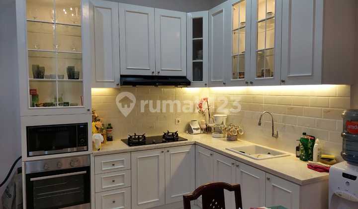 Rumah Cantik Metro Permata, 7x15, Semi Furnished, Shm