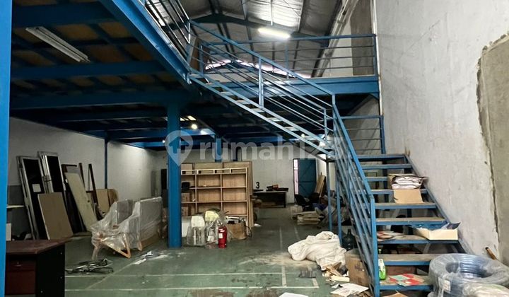 Dijual Gudang Di Kawasan Niaga Terpadu Daan Mogot, 2 Lantai, Ada Office, Luas 303 M²