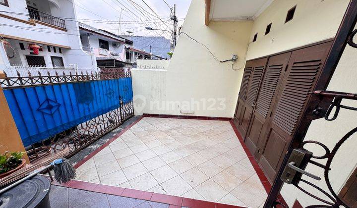 Rumah Luas Di Talib Dekat Gajah Mada Plaza. Luas 126 Dgn 5 Kt.  2