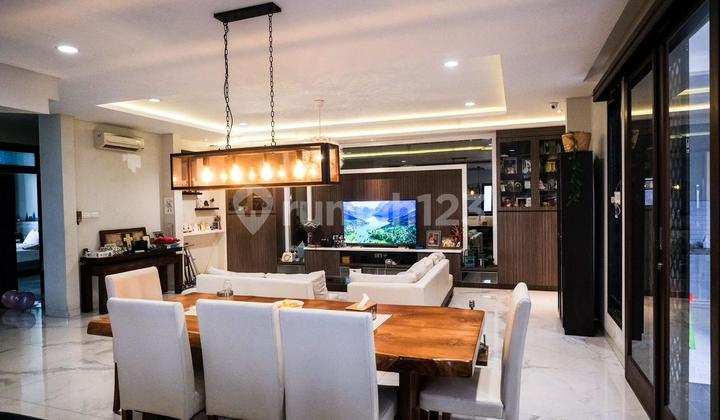 Villa Garden House in Meruya, Area 300m, 4BR 2