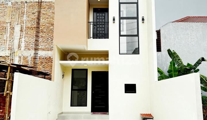 Turun Harga ! Jual Cepat ! Rumah Baru Metland Puri , Luas Tanah 64M , 2 Lantai, 3 Kt