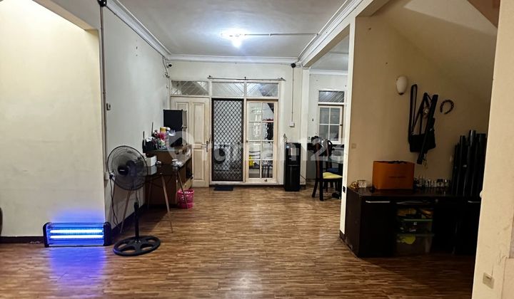 Banting Harga ! Jual Cepat , Rumah Permata Buana, 8X20 , Luas 160