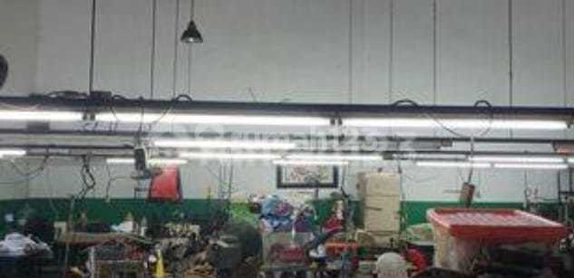 For Quick Sale Warehouse in Prima Daan Mogot Warehousing, Includes 2 Offices, 40ft Container Access